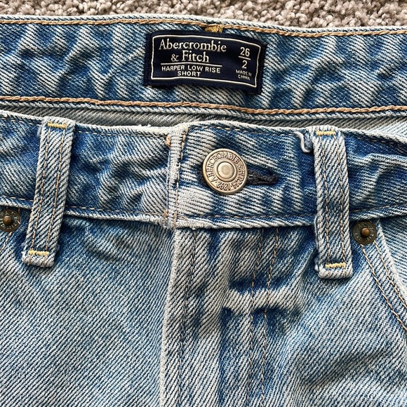 A&F Harper Low Rise Ripped Denim Shorts - Picture 3 of 4